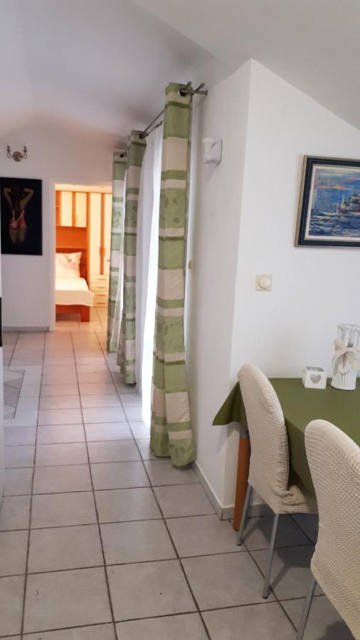 Apartmani Kalinic Bijela Værelse billede